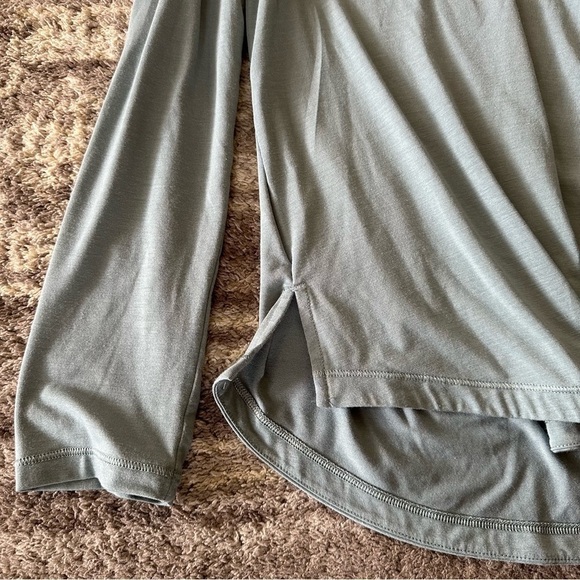 Athleta Essential V Neck Long Sleeve Top Seafoam Green - Picture 4 of 6